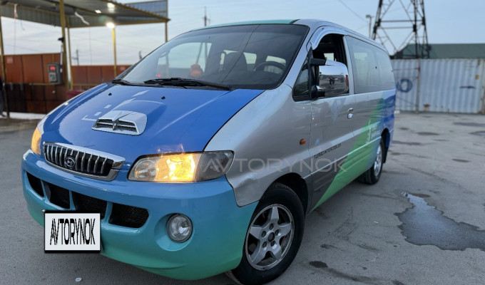 Hyundai Starex 2004 года