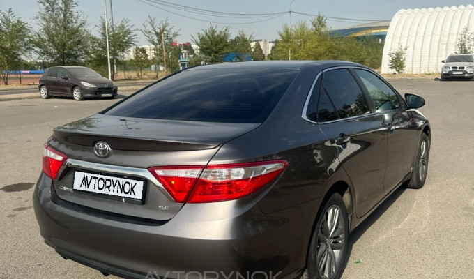 Toyota Camry 2016 года