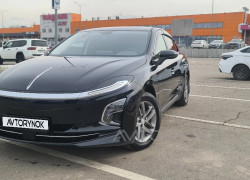 Hongqi E-QM5 2025 года