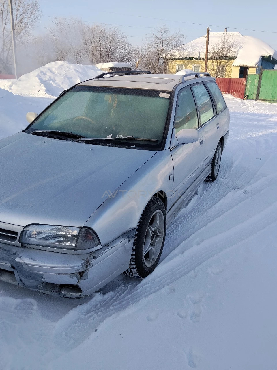 Nissan Avenir, 1996