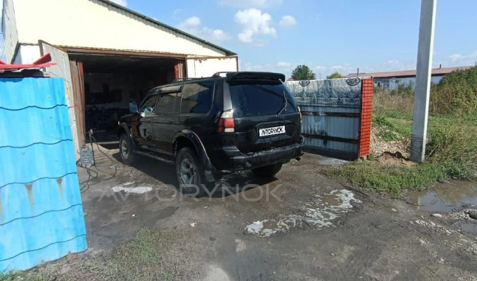 Mitsubishi Montero Sport 1998 года
