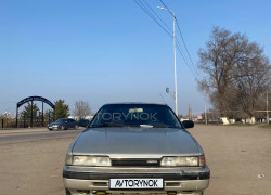 Mazda 626 1990 года