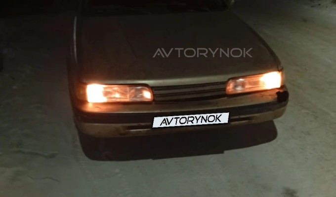 Mazda 626 1988 года