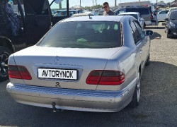 Mercedes-Benz E-Класс 2001 года