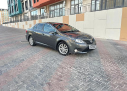Toyota Avensis 2011 года