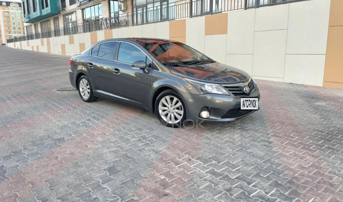 Toyota Avensis 2011 года