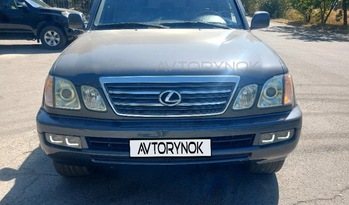 Lexus LX 2004 года