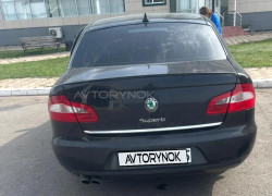 Skoda Superb 2011 года