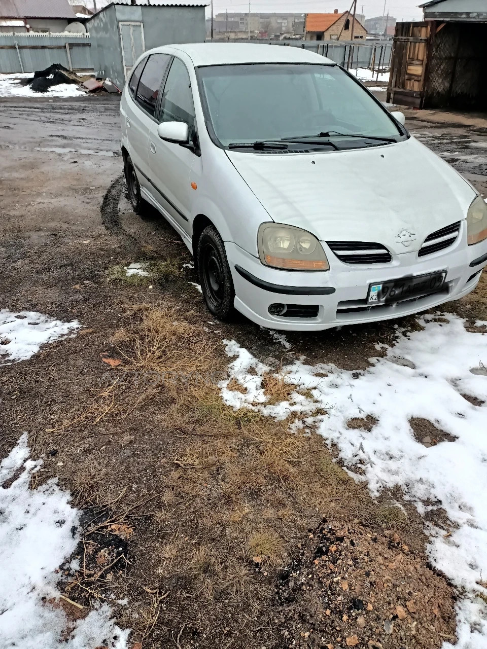 Nissan Tino, 2002