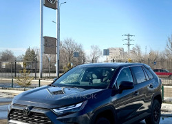 Toyota RAV4 2023 года