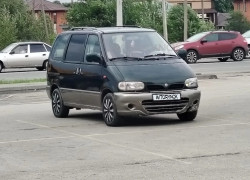 Nissan Serena 1998 года
