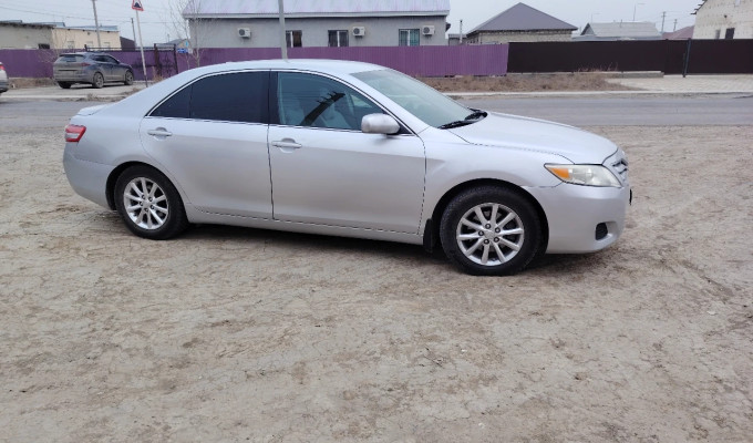 Toyota Camry 2011 года