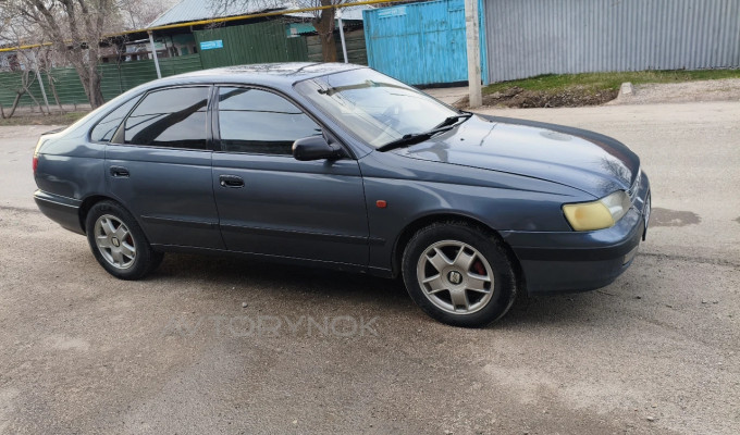 Toyota Carina E 1992 года