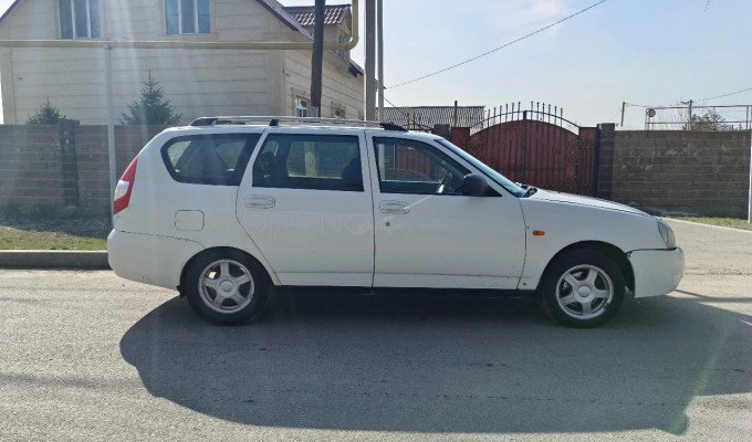 ВАЗ (Lada) Priora 2013 года