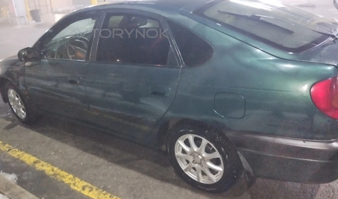 Toyota Avensis 1999 года