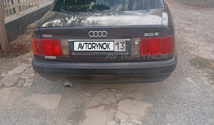 Audi S4 1992 года