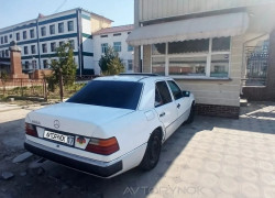 Mercedes-Benz E-Класс 1992 года