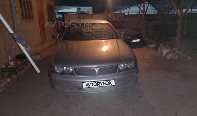 Mitsubishi Diamante 1996 года