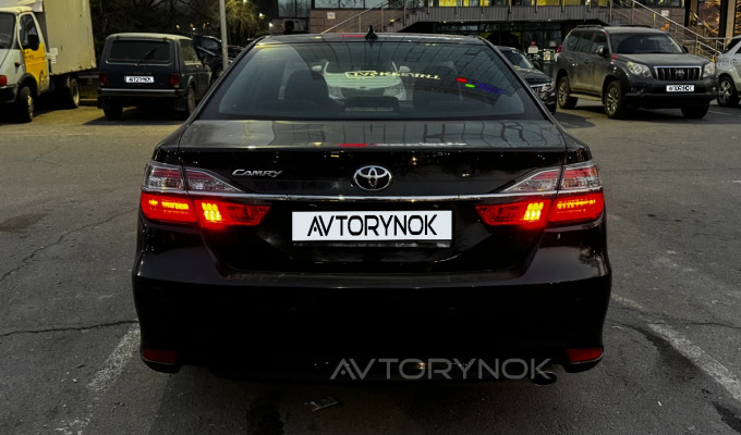 Toyota Camry 2018 года