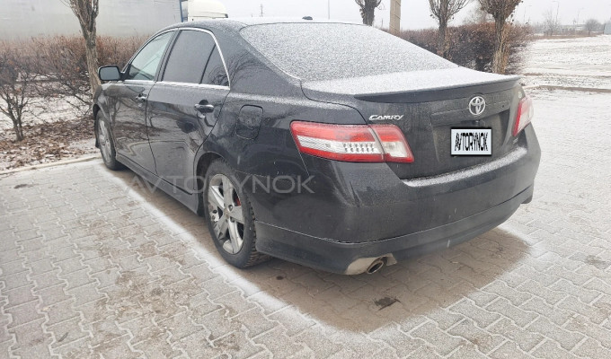 Toyota Camry 2011 года