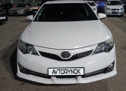 Toyota Camry 2013 года