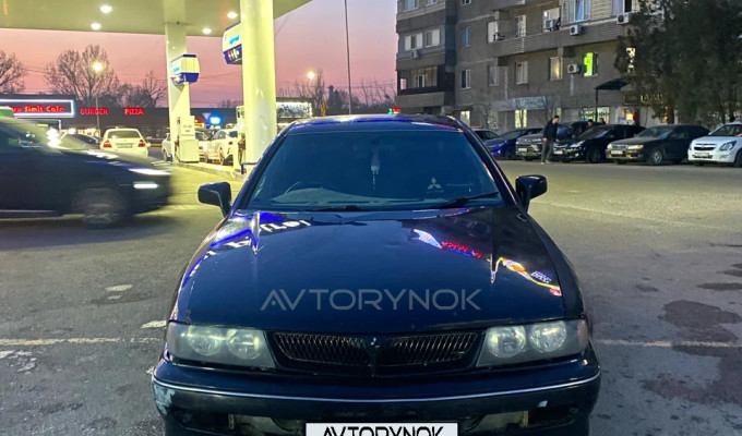 Mitsubishi Diamante 1995 года