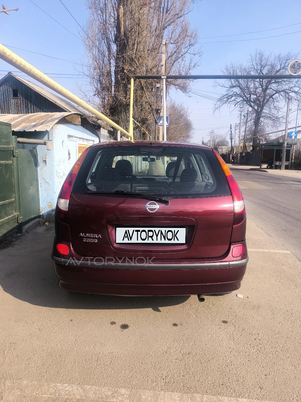Nissan Tino, 2004