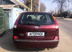 Nissan Almera Tino 2004 года