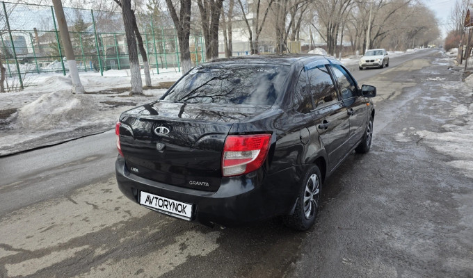 ВАЗ (Lada) Granta 2013 года