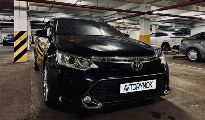 Toyota Camry 2015 года