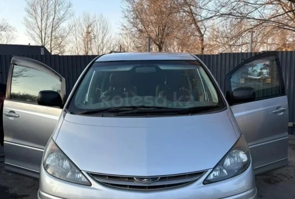 Toyota Estima 2004 года