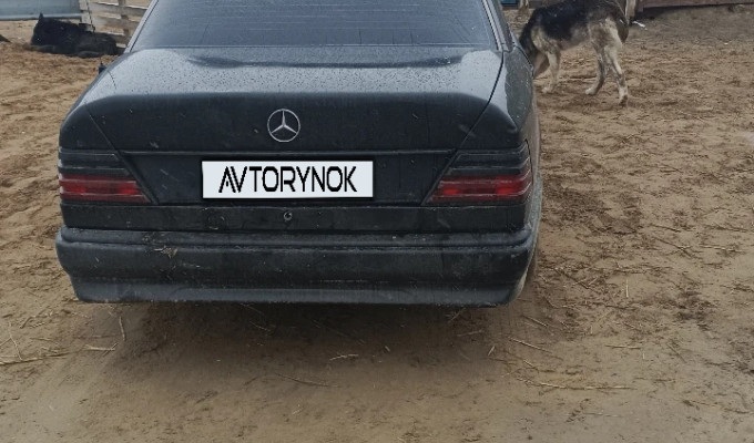 Mercedes-Benz E-Класс 1990 года
