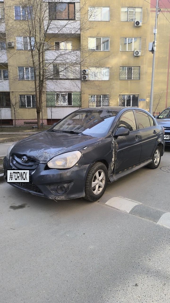 Hyundai Accent, 2010