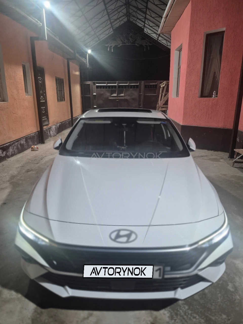 Hyundai Elantra, 2024