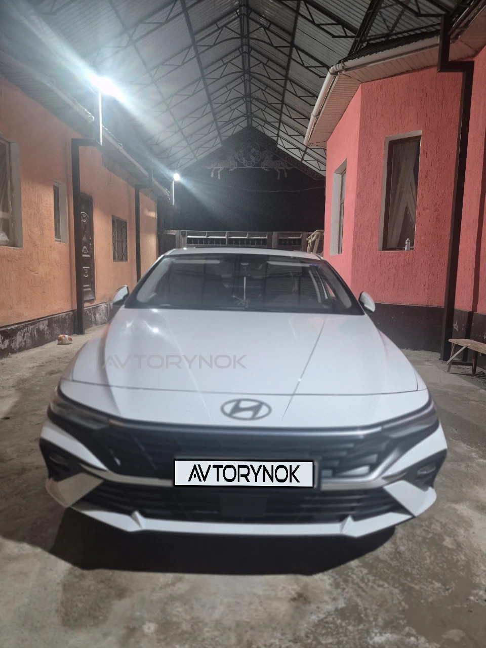 Hyundai Elantra, 2024