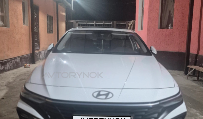 Hyundai Elantra 2024 года