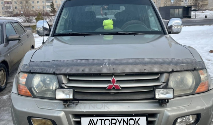 Mitsubishi Montero 2000 года