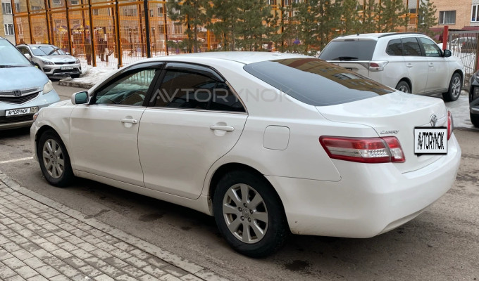 Toyota Camry 2010 года