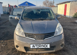 Nissan Note 2011 года
