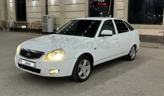 ВАЗ (Lada) Priora 2013 года
