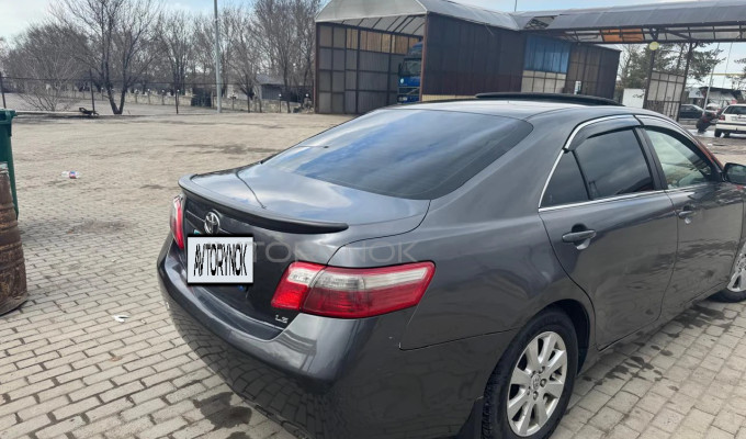 Toyota Camry 2006 года