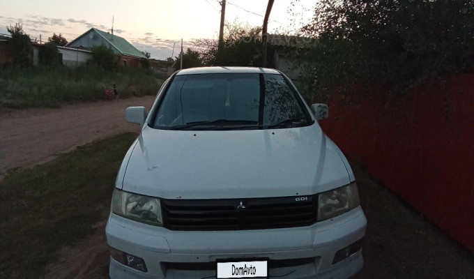 Mitsubishi Chariot 1998 года