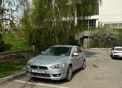 Mitsubishi Lancer 2010 года