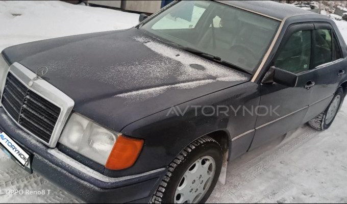 Mercedes-Benz E-Класс 1993 года