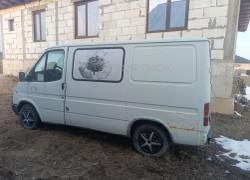 Ford Transit 1988 года