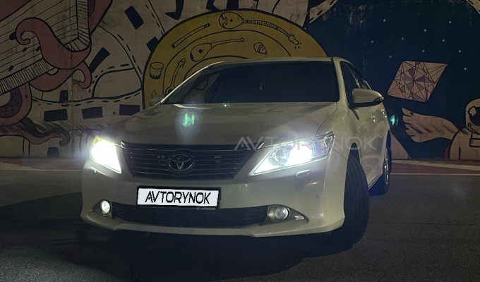 Toyota Camry 2012 года