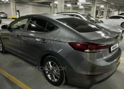 Hyundai Elantra 2018 года