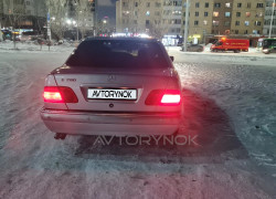 Mercedes-Benz E-Класс 1998 года
