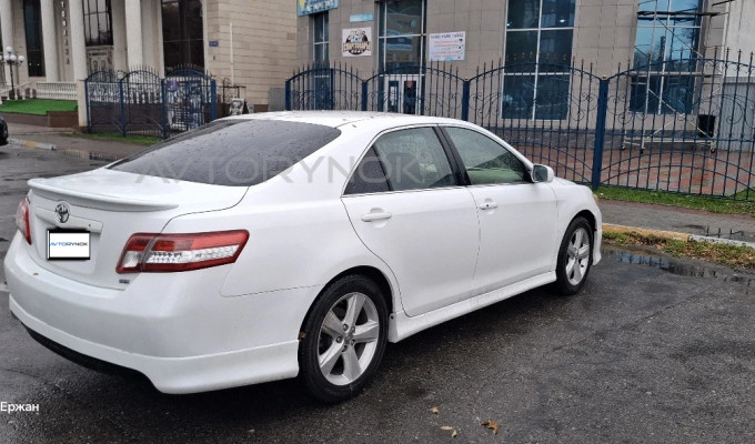 Toyota Camry 2010 года
