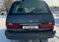 Toyota Estima 1994 года